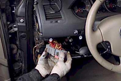 Установка автосигнализации клиенту в автосервисе САНРЕНО