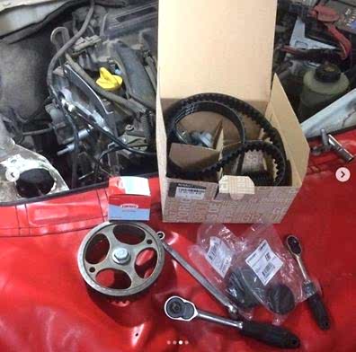 Замена приводного ремня в санрено