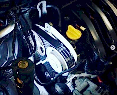 меняем ролик натяжного ремня генератора в сервисе Санрено