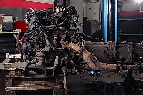 Во время ремонта двигателя