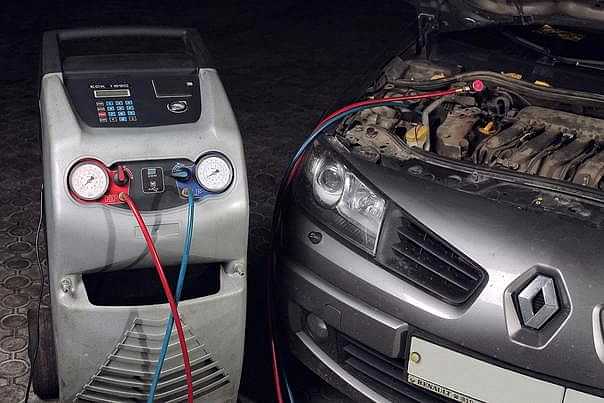 Диагностируем через спец.оборудование - УФ-индикатор