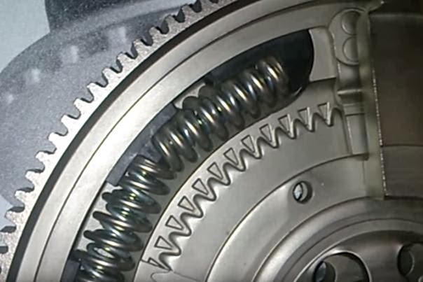 двухмассовый маховик на замене