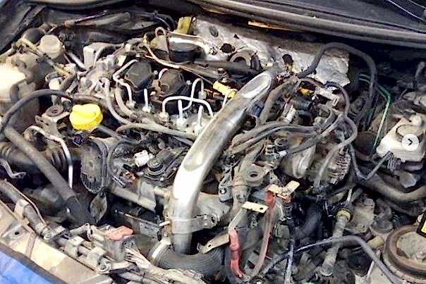 Подкапотное рабочее пространство